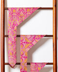 Charger l'image dans la visionneuse de la galerie, Foulard de soie Rose indien Homme et Femme-Les Soieries d'HUBBTON'S