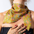 Charger l'image dans la visionneuse de la galerie, Foulard de soie Joy Homme et Femme-Les Soieries d'HUBBTON'S
