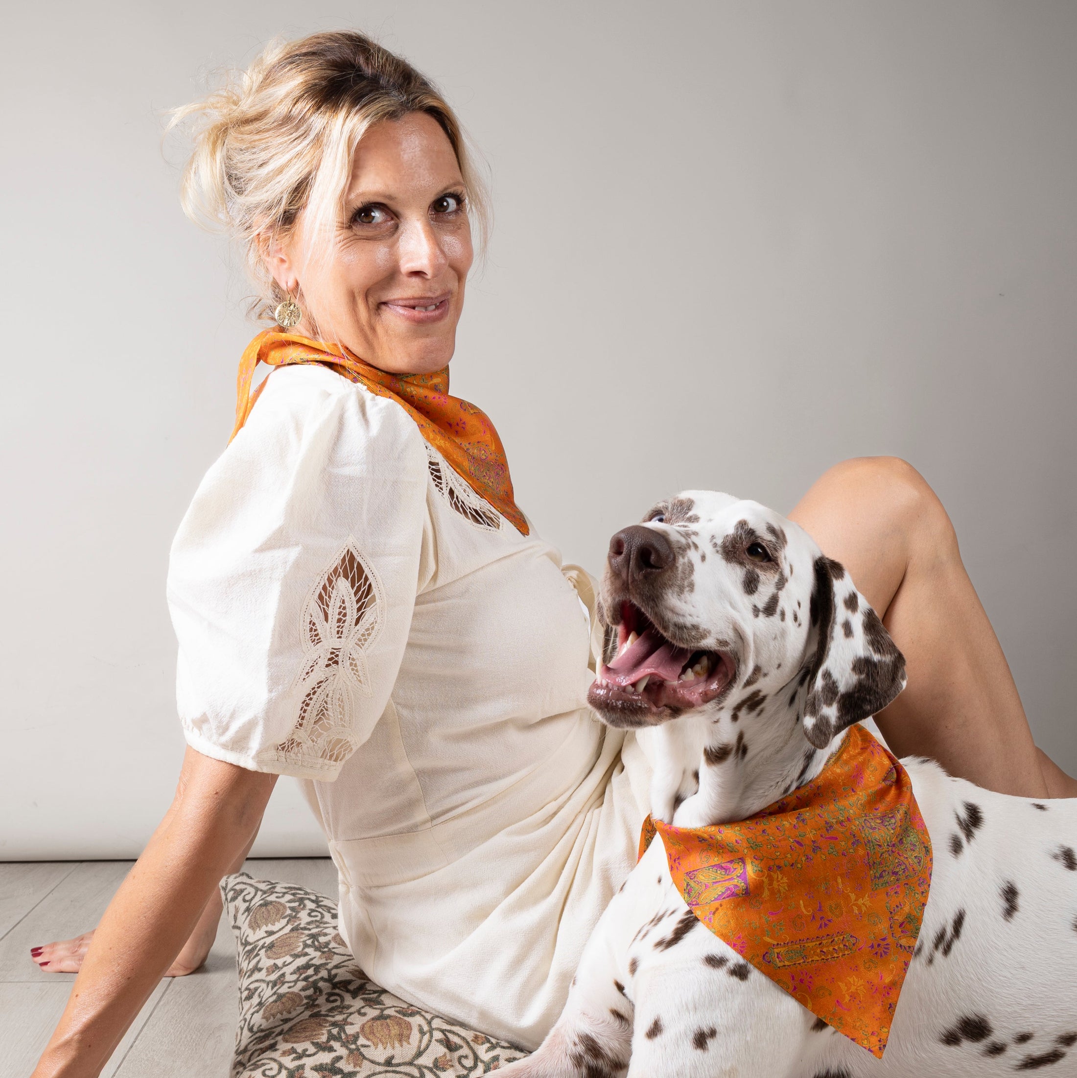 Foulard de soie Clémentine pour chien-Les Soieries d'HUBBTON'S