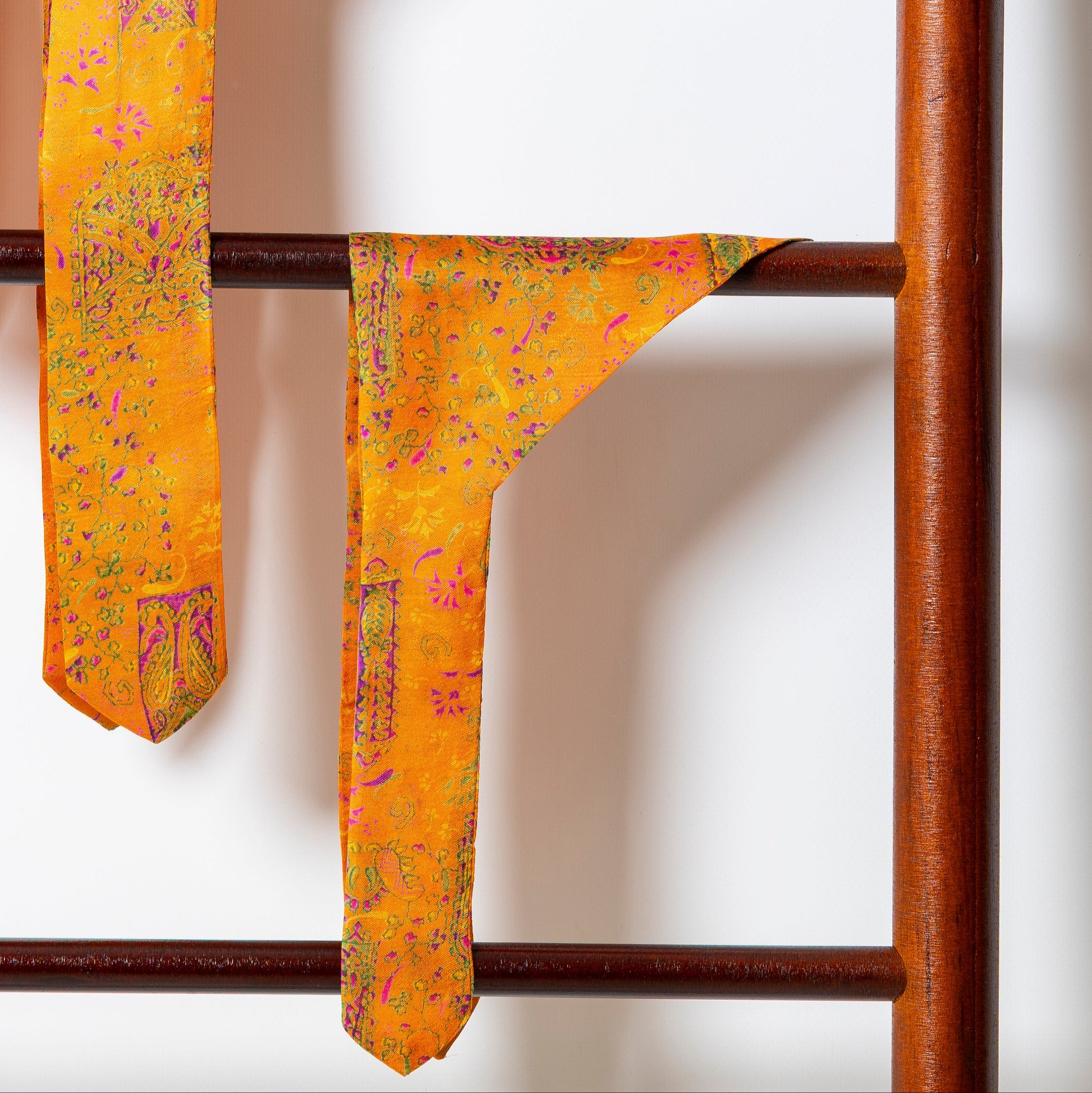 Foulard de soie Clémentine pour chien-Les Soieries d'HUBBTON'S