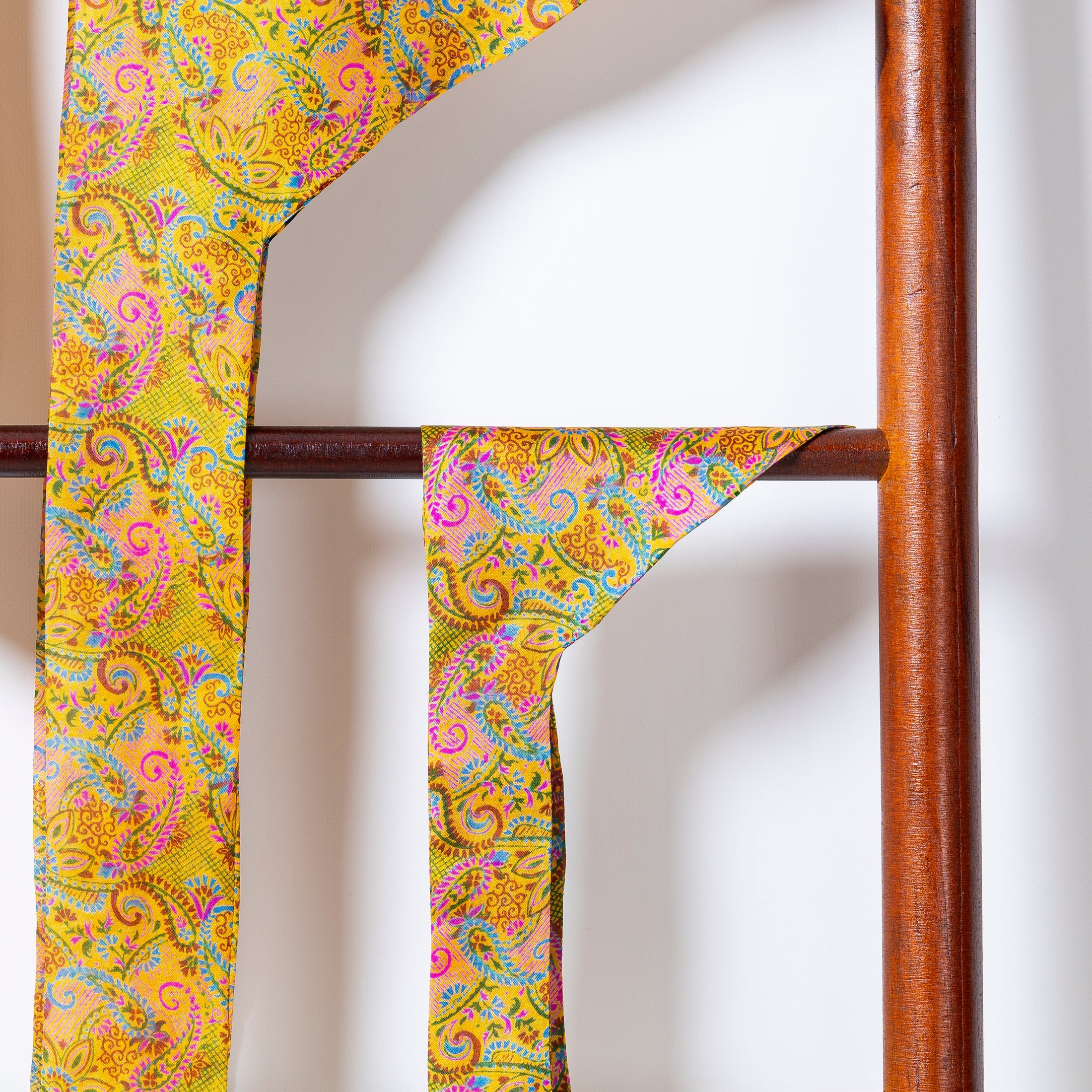 Foulard de soie Joy pour chien-Les Soieries d'HUBBTON'S