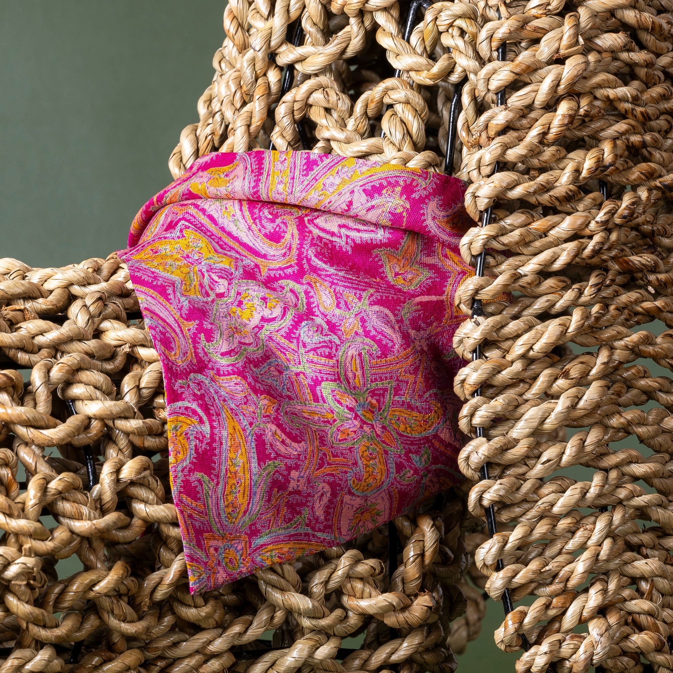 Foulard de soie Rose Indien pour chien-Les Soieries d'HUBBTON'S