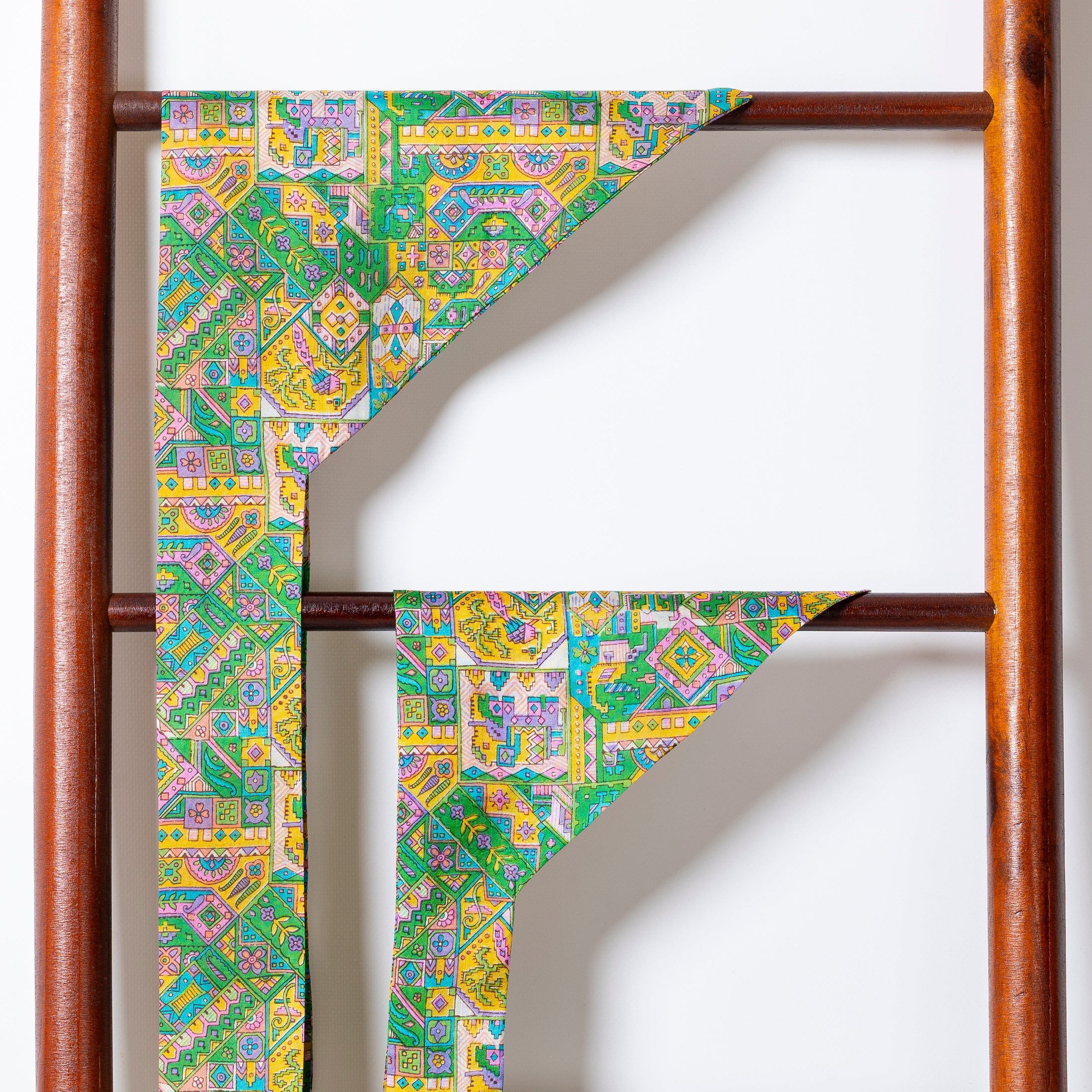 Foulard de soie Tutti-Frutti pour chien-Les Soieries d'HUBBTON'S