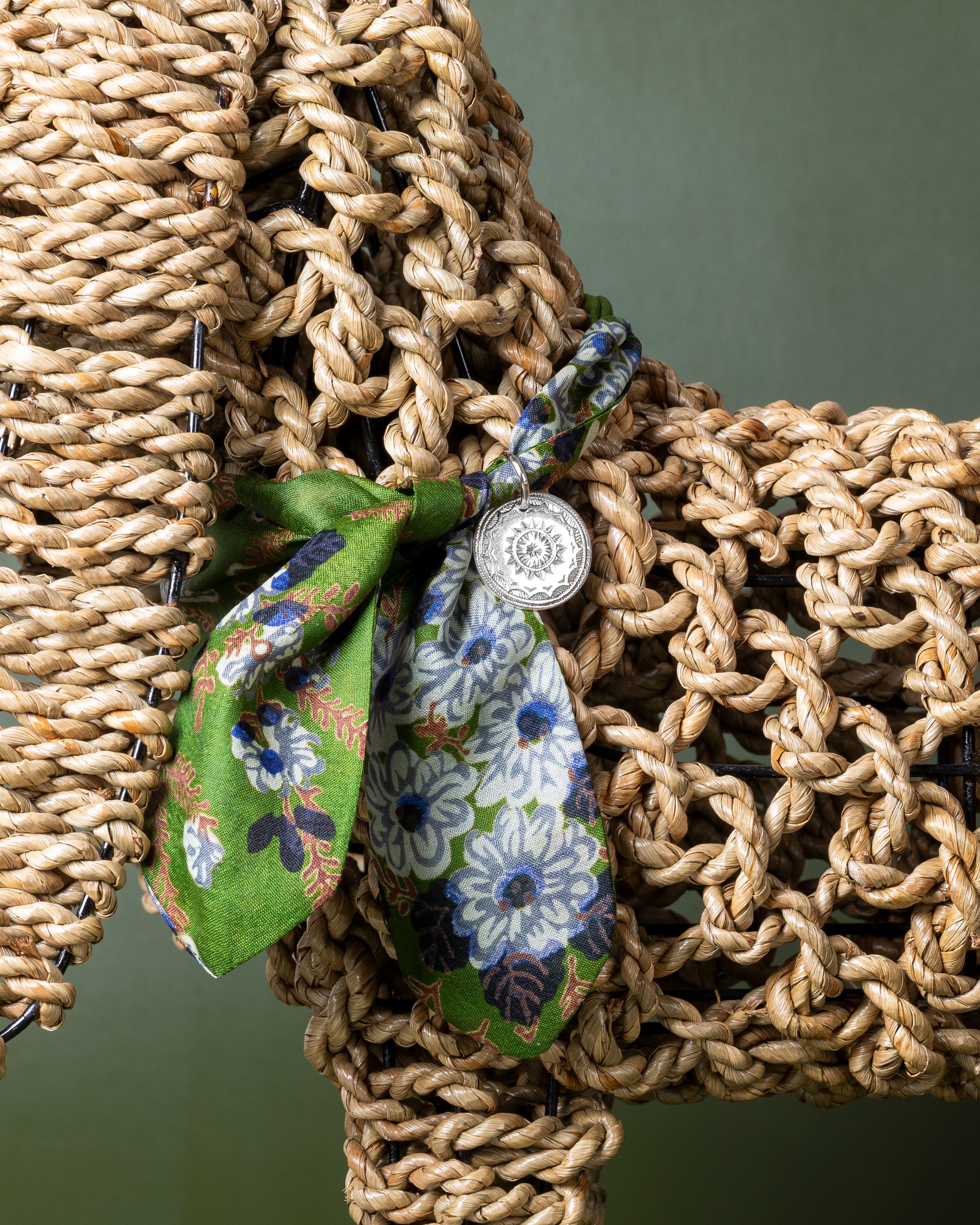 Foulard de soie Vert fleuri pour chien-Les Soieries d'HUBBTON'S